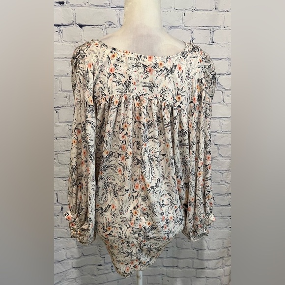 LOVESTITCH V Neck Wrap Floral Blouse High-low Top Size Medium - Picture 3 of 6